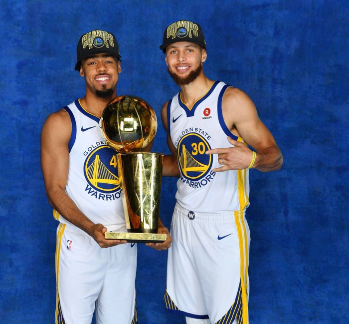 季里保持手 季里保持手