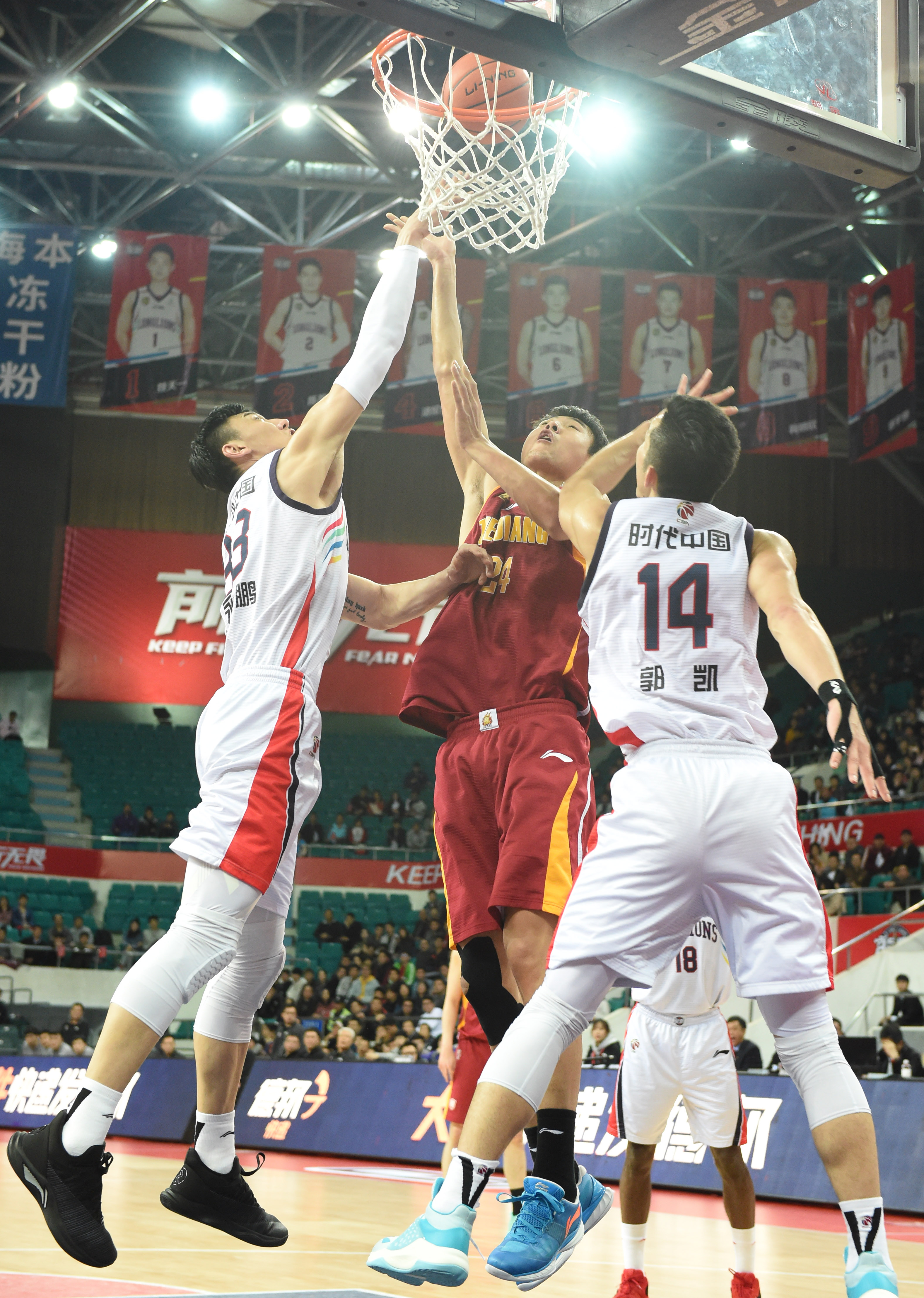 叙事采用碎 叙事采用碎