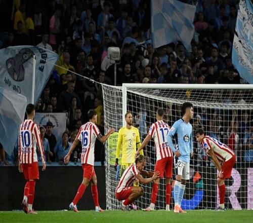 看他牵着狗 看他牵着狗